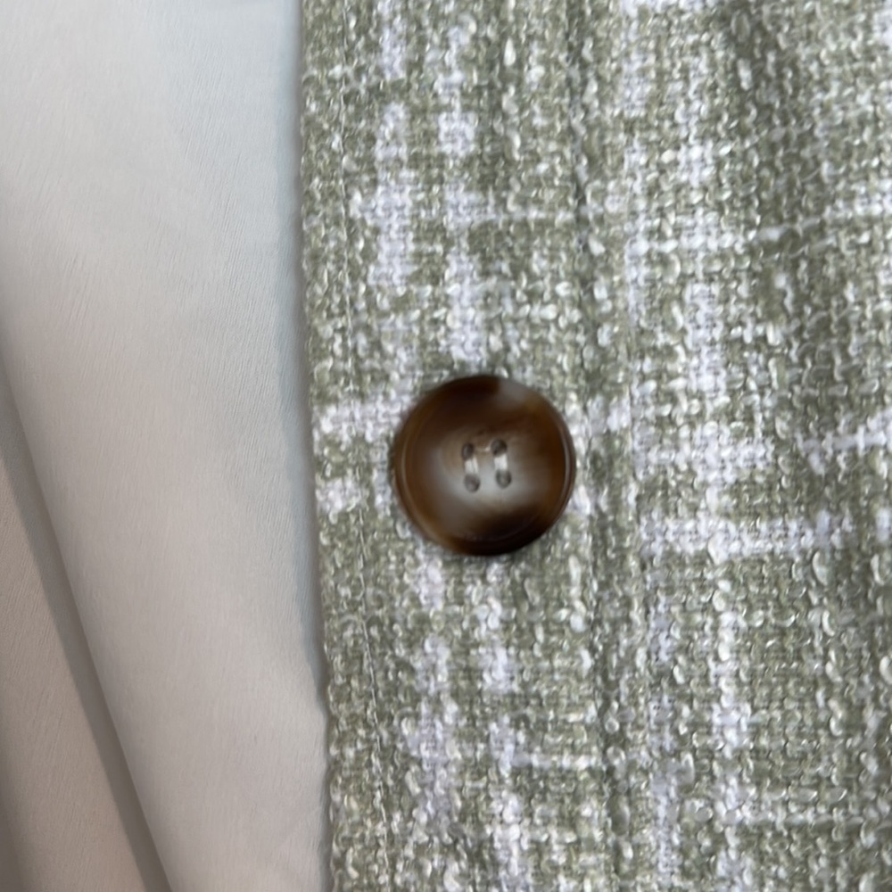 Shacket - Picture 3 of 6